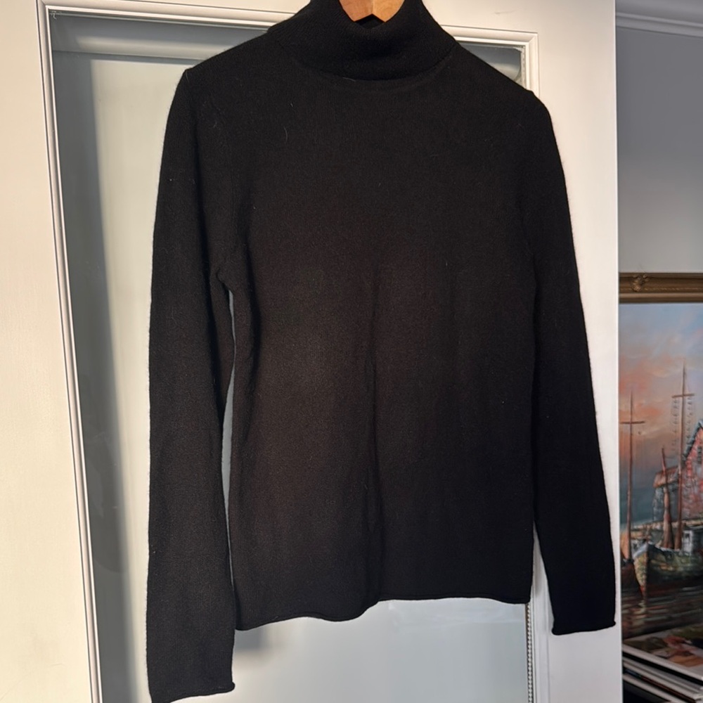 Real Cashmere Magaschoni Black Cowl Neck Sweater Sleek Knit Design